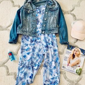 Girls’ jumpsuit with blue palm tree leaves